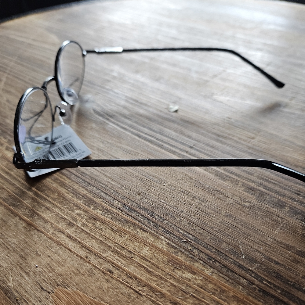 Reading Glasses 👓 - Picture 3 of 5